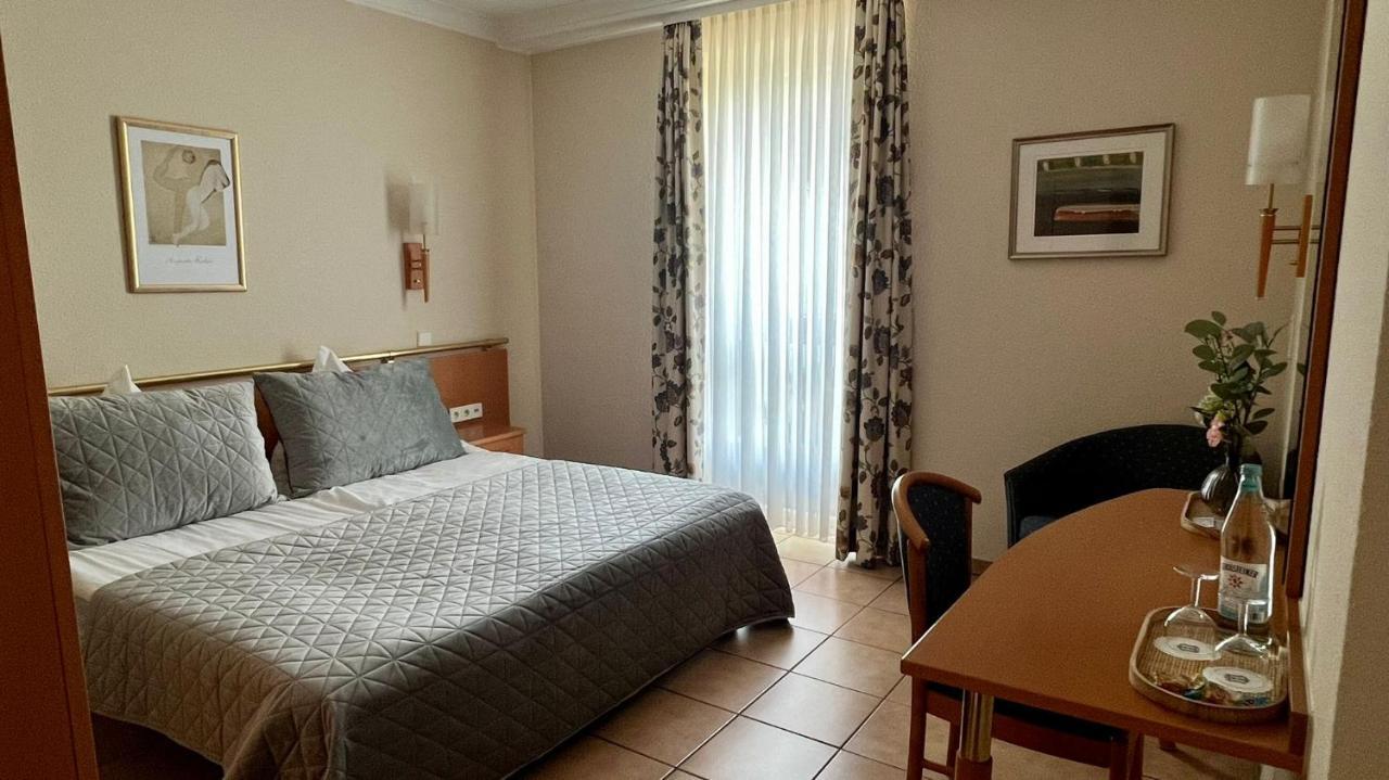 Hotel Victoria Dinslaken Kültér fotó