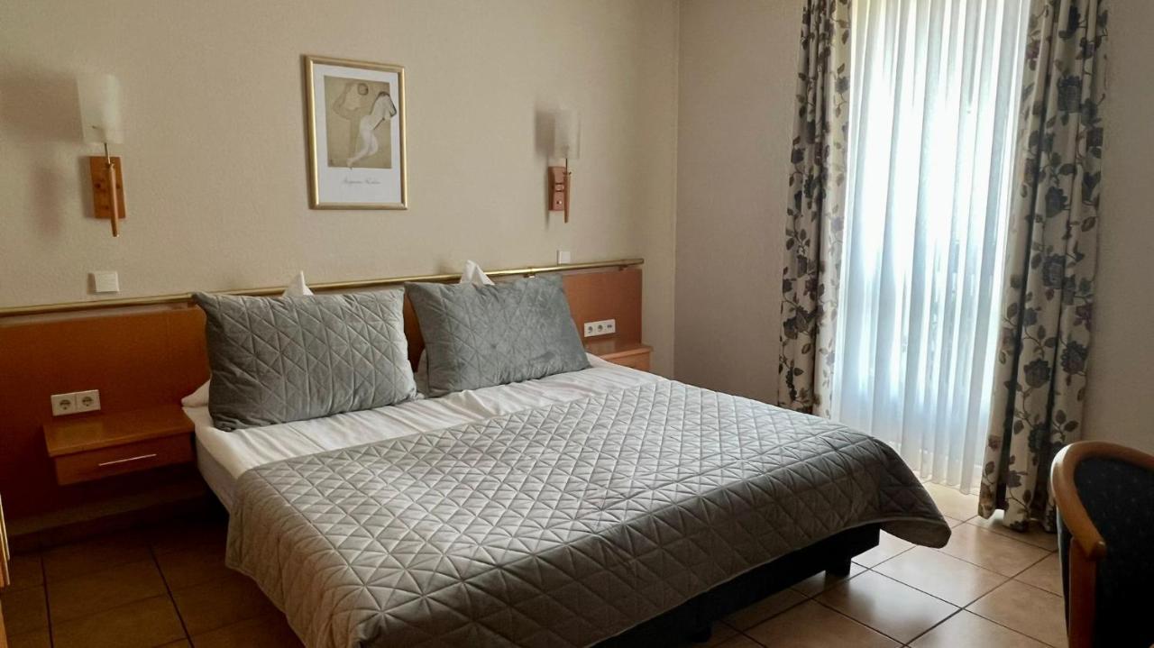 Hotel Victoria Dinslaken Kültér fotó