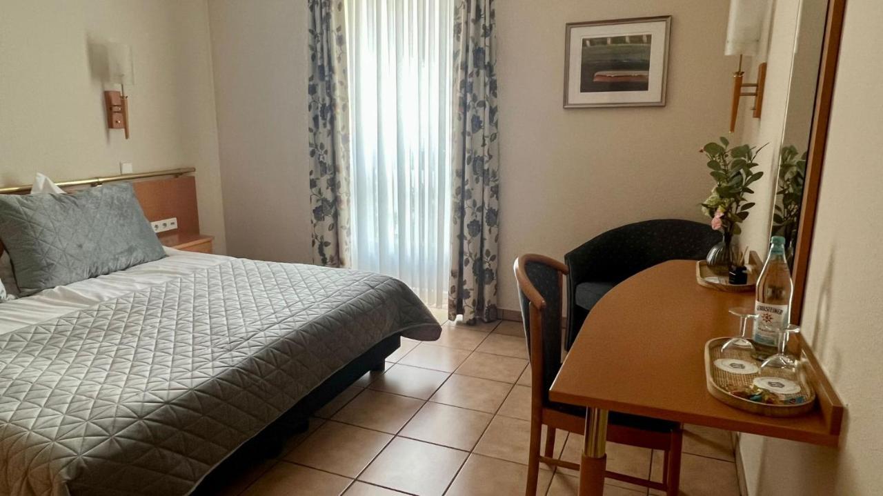 Hotel Victoria Dinslaken Kültér fotó