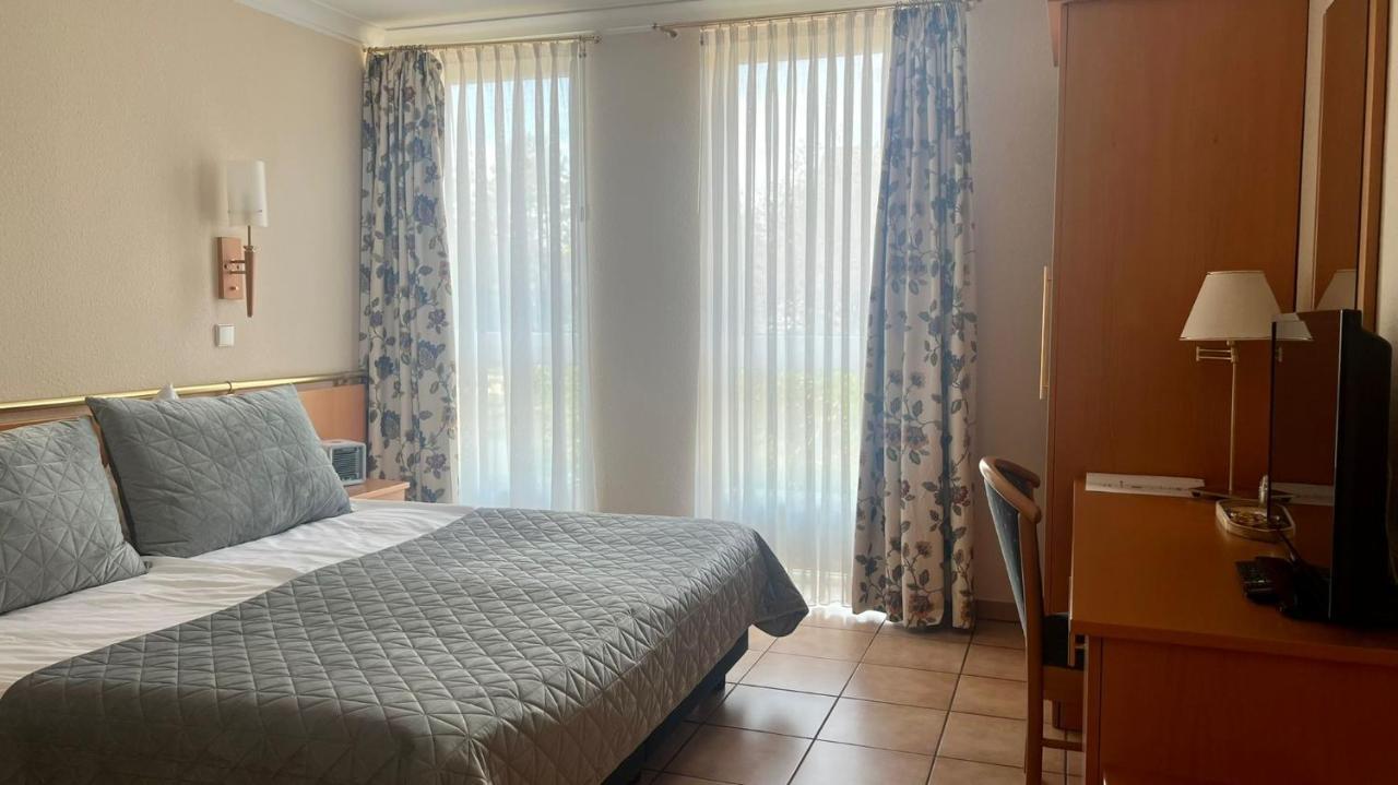 Hotel Victoria Dinslaken Kültér fotó
