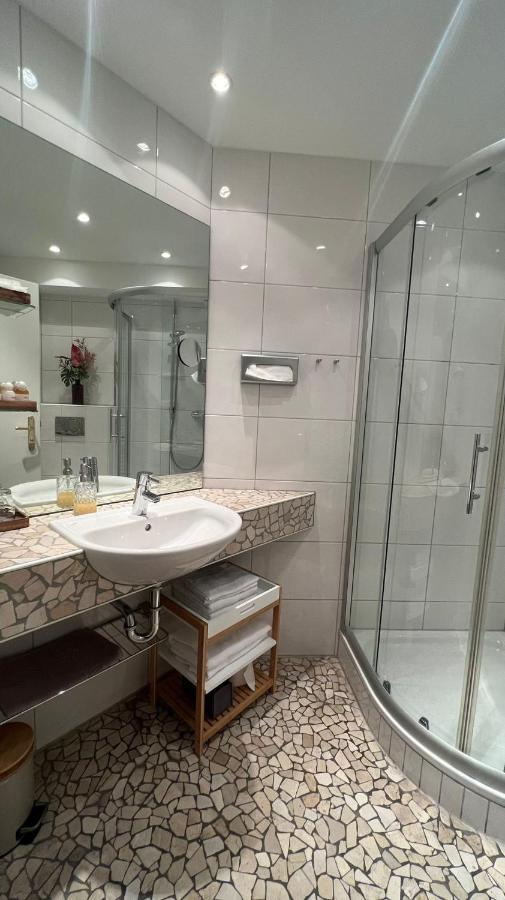 Hotel Victoria Dinslaken Kültér fotó