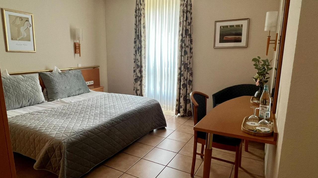 Hotel Victoria Dinslaken Kültér fotó
