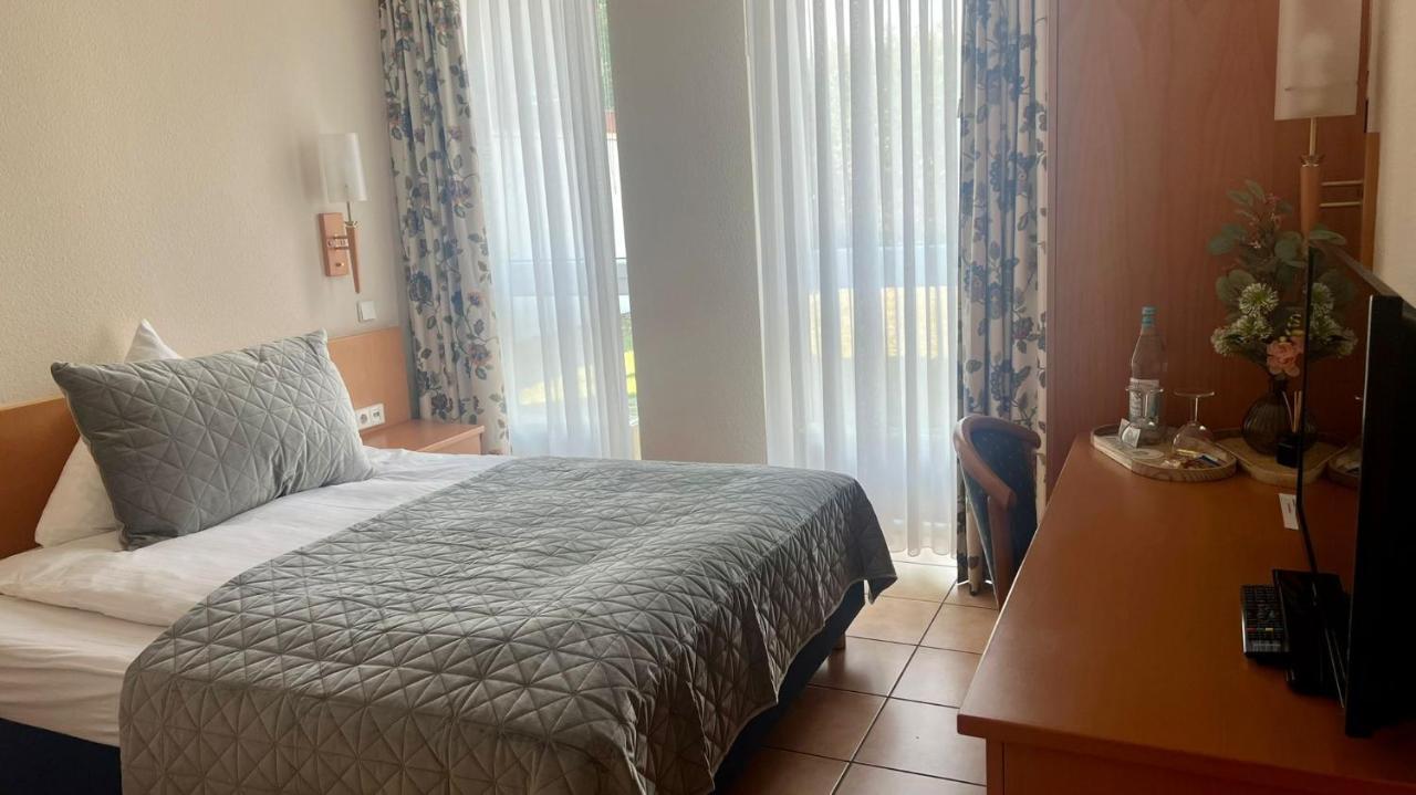 Hotel Victoria Dinslaken Kültér fotó
